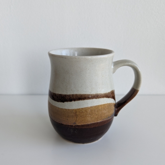 Vintage cream and brown waves Stoneware mug - Picture 3 of 12